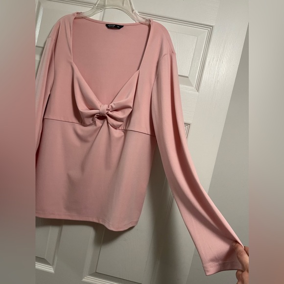Shein Curve Women’s Long-Sleeves Plain Bow Light Pink Tee Size 1X - Picture 3 of 9